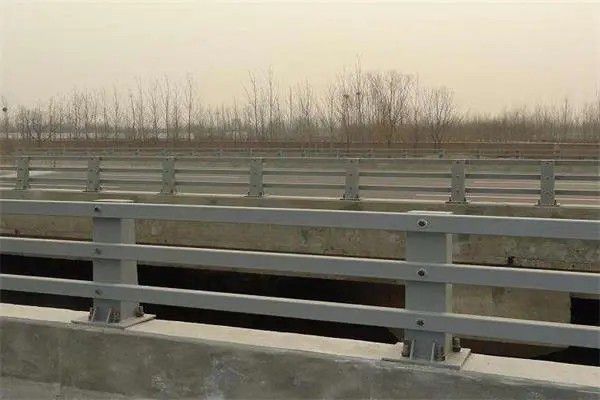 道路防撞護欄
